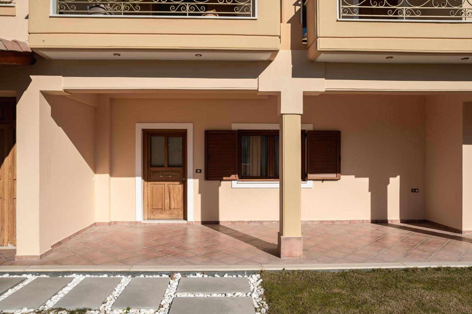 Elegance Suites Plataria Luaran gambar