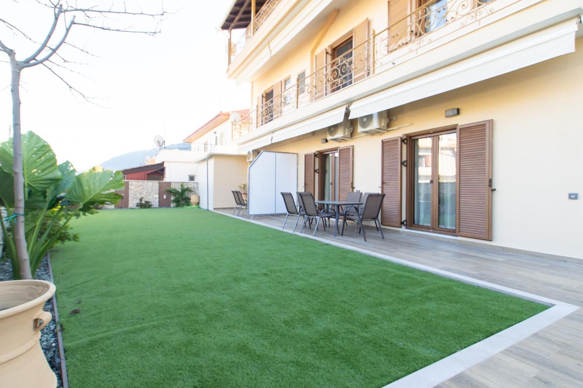 Elegance Suites Plataria Luaran gambar