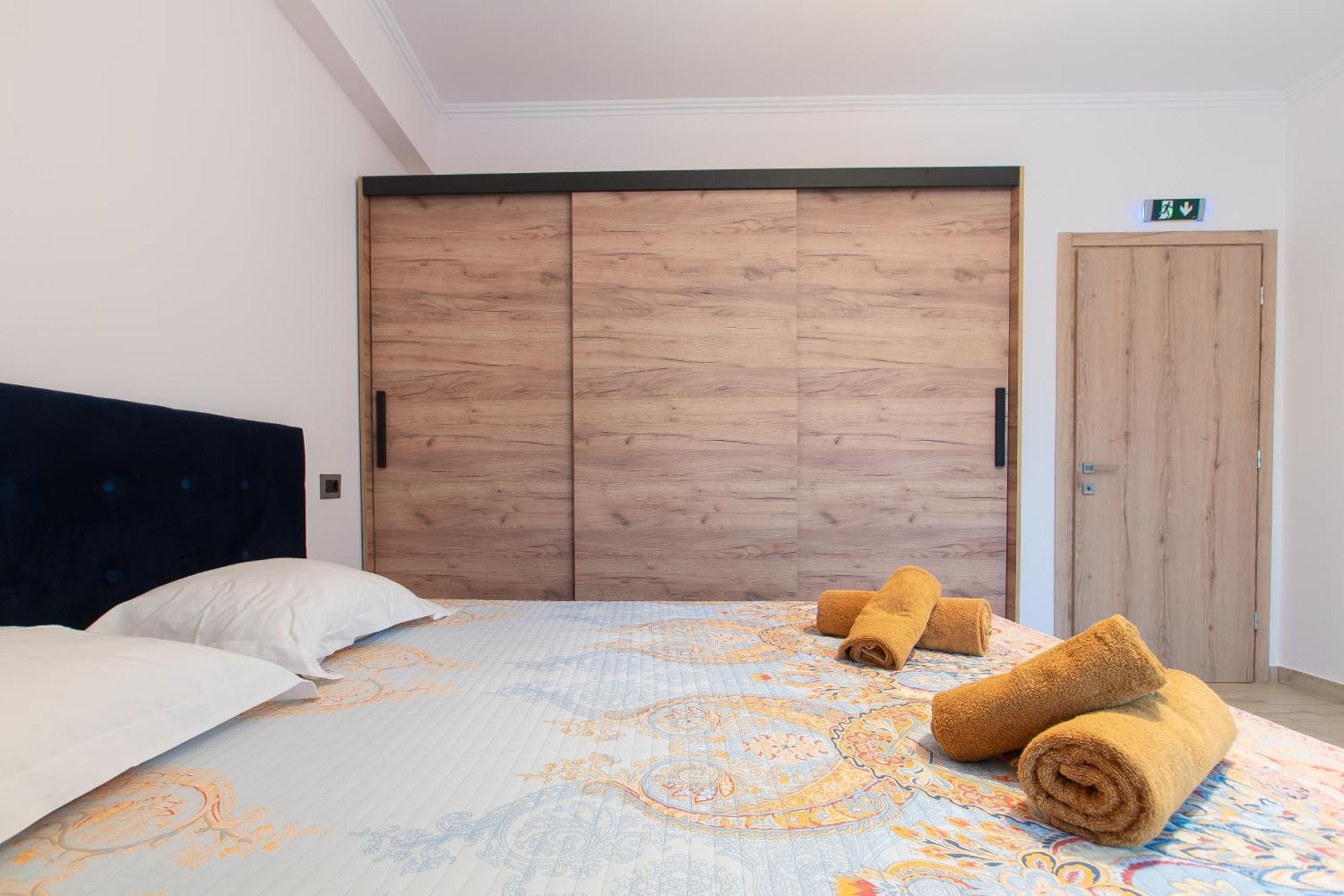 Elegance Suites Plataria Luaran gambar