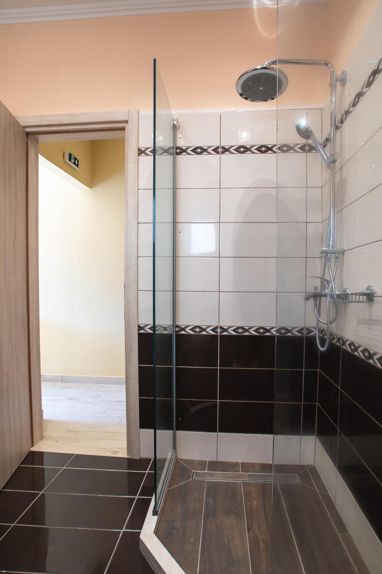 Elegance Suites Plataria Luaran gambar